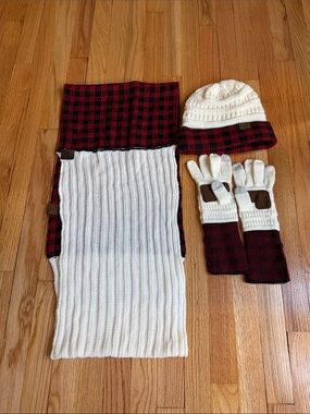 Girlie Girl Buffalo Plaid Gloves, Scarf, and Beanie NWOT